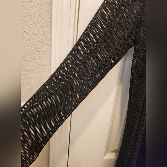 Cover up - Picture 4 of 6